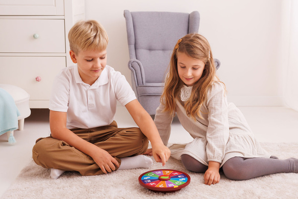 DUMEL Gra Pojedynek na Wyzwania 8+ Interaktywne Koło Zadań Rywalizacja